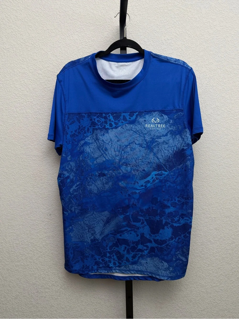 Realtree Men’s Royal Blue Short Sleeve Swim Rash Guard